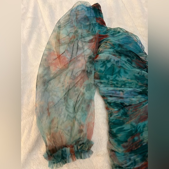 ✨ Rosevelvet Ruched Floral Mini Dress - Sheer Sleeves & Tiered Skirt - Picture 8 of 15